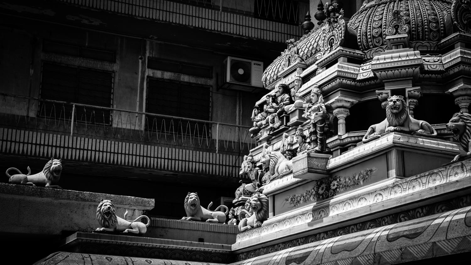 lions sri maha mariam temple chinatown kuala lumpur malaysia